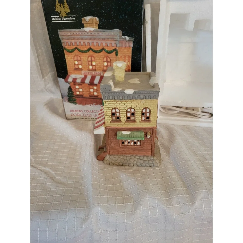 Holiday Expressions Dickens Collectables Porcelain Lighted Coffee Shop Village